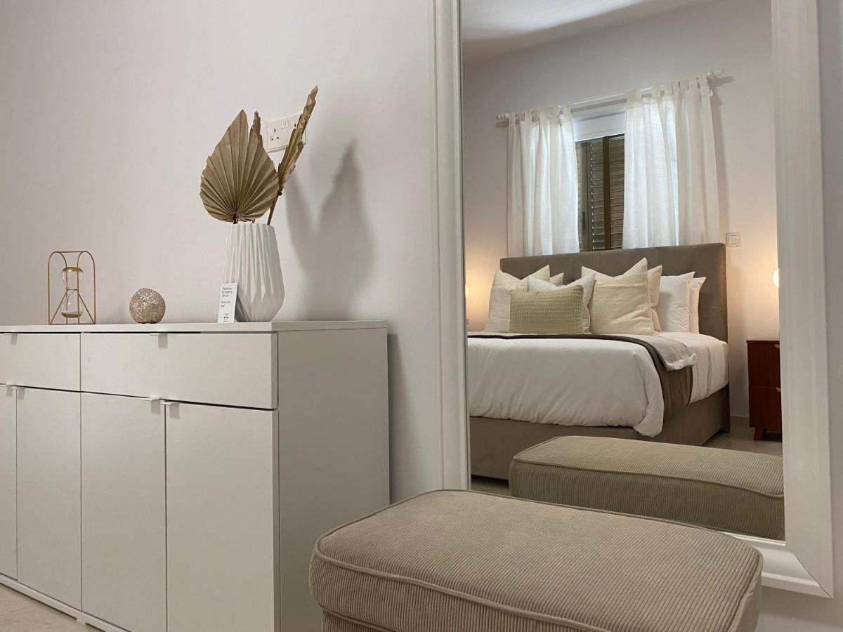 Phaedrus Living: City View Luxury Flat Androcleous Paphos Exterior photo